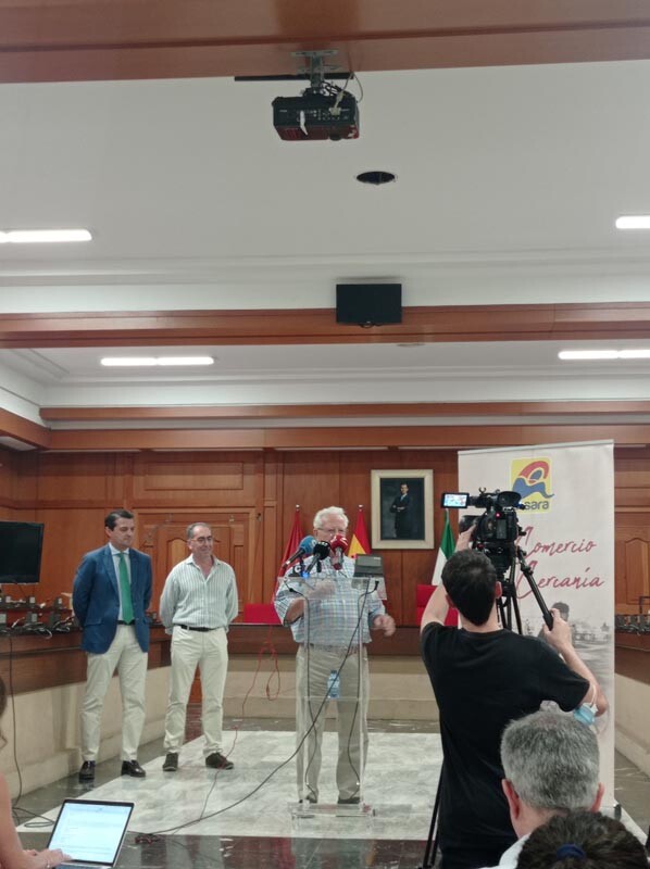 Alsara presenta de manera oficial el libro “El  Comercio de la Cercanía”, sobre el cooperativismo y la historia del comercio cordobés￼ 3