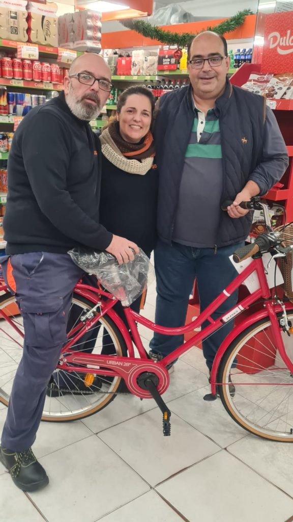Supermercados Alsara comparte ilusión. Pincha y descubre a los afortunados ganadores de nuestro sorteo. 38 Supermercados Alsara comparte ilusión. Pincha y descubre a los afortunados ganadores de nuestro sorteo. 38