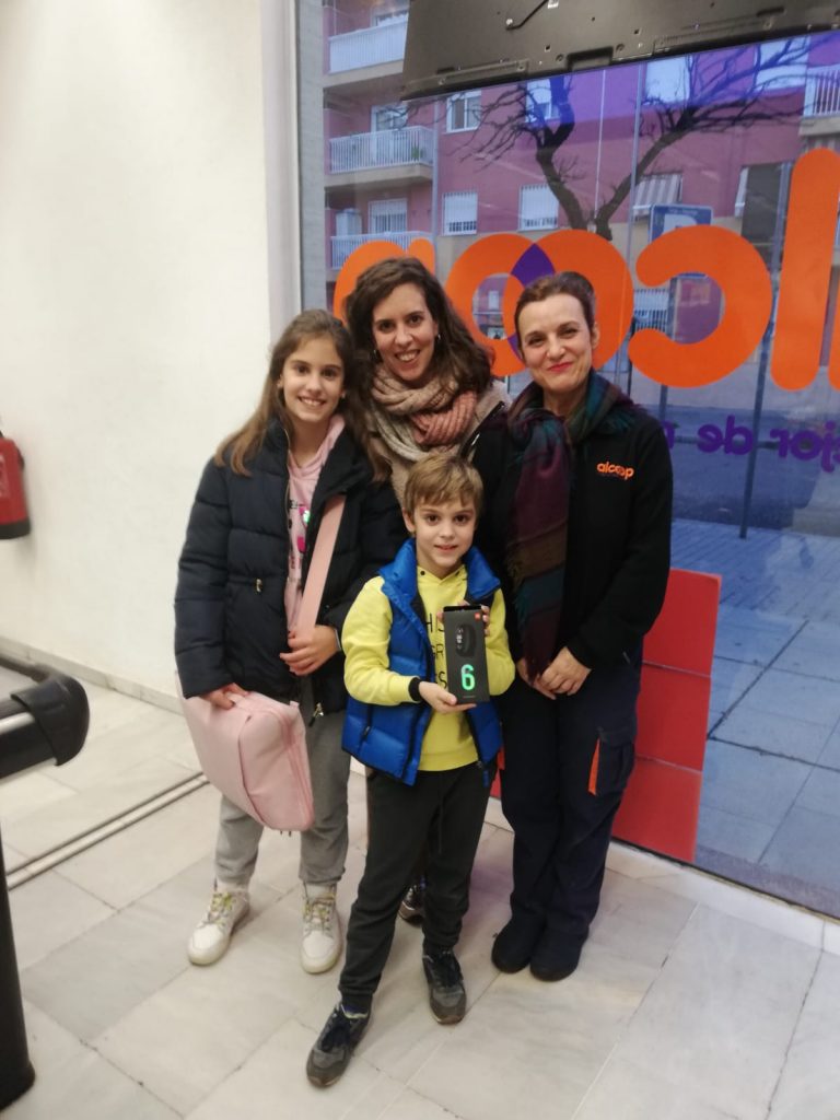 Supermercados Alsara comparte ilusión. Pincha y descubre a los afortunados ganadores de nuestro sorteo. 48 Supermercados Alsara comparte ilusión. Pincha y descubre a los afortunados ganadores de nuestro sorteo. 48